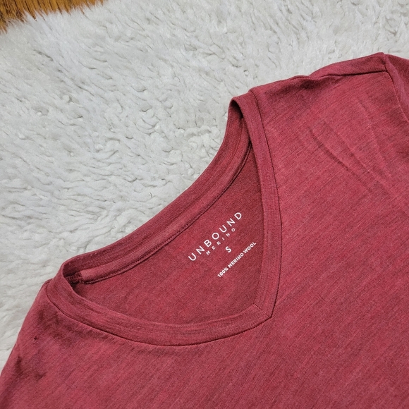 Unbound Merino Shirt Short Sleeve Men's Small 100% Merino Wool Baselayer Red - Picture 3 of 8